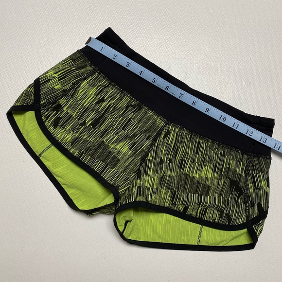 Lululemon Speed Short Down Pour Lime Light 2 EUC - Picture 9 of 12